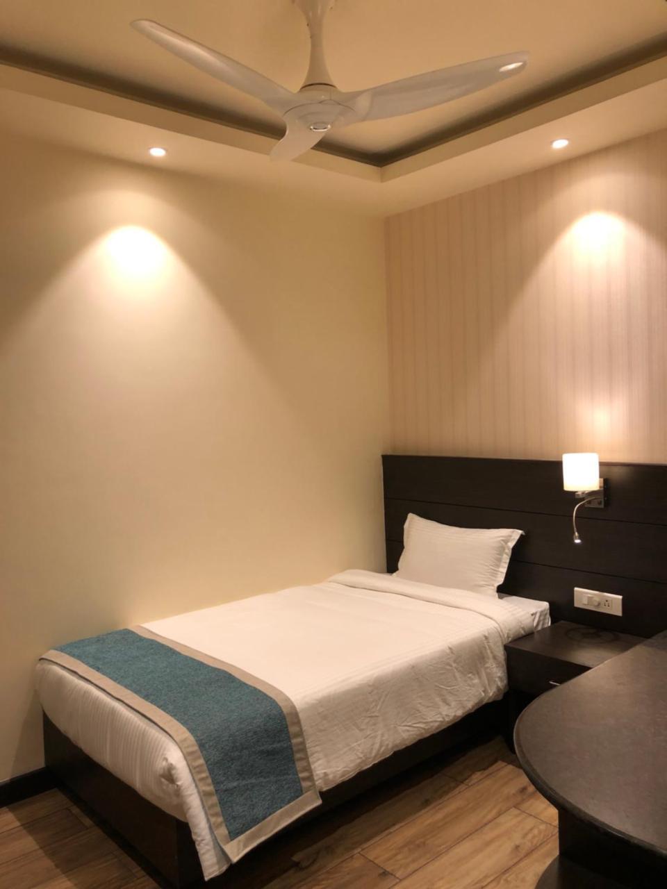 The Loft Executive Inn Shillong Bagian luar foto